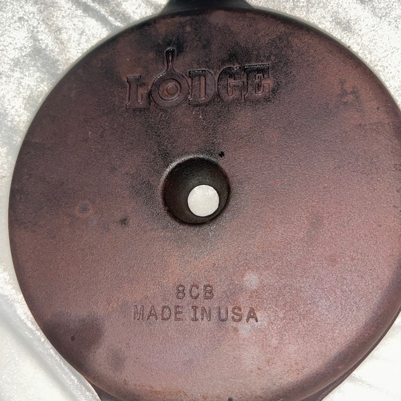 Lodge wedge skillet - Picture 6 of 6